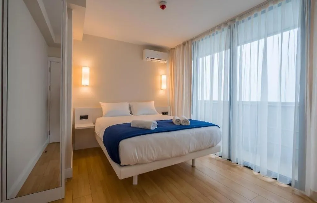 Twin Towers Orbi City Апартаменты